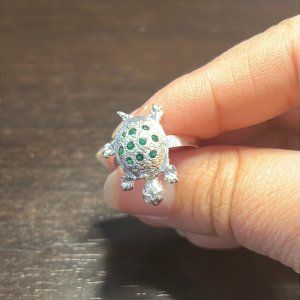 Dangle Cz Green Turtle Ring